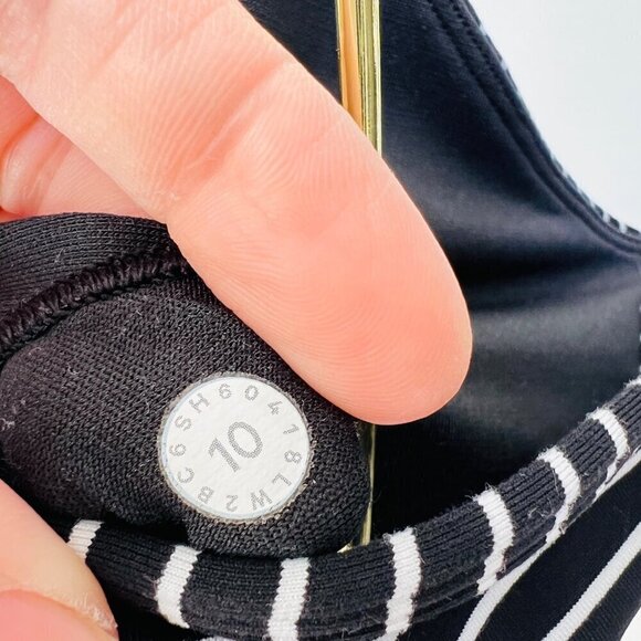 Lululemon deeper breath bra, black/white stripes, Size 10 J139 - Picture 9 of 9